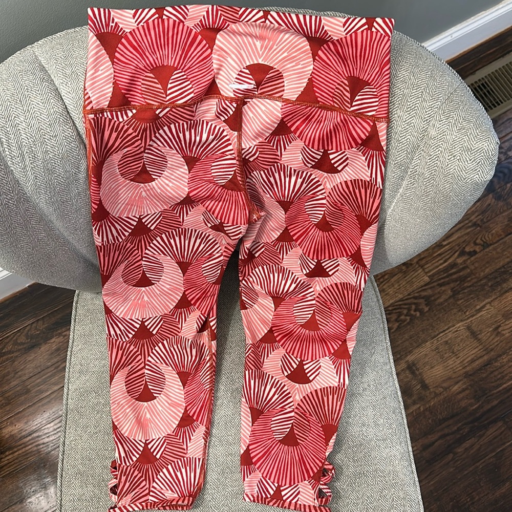 Aerie cropped move leggings. Size L.